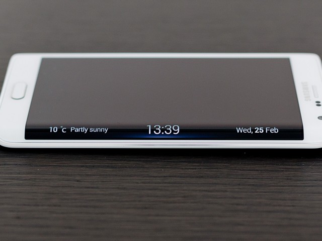 Πώς θα ενεργοποιήσετε το Night Clock σε ένα Samsung Galaxy Edge;