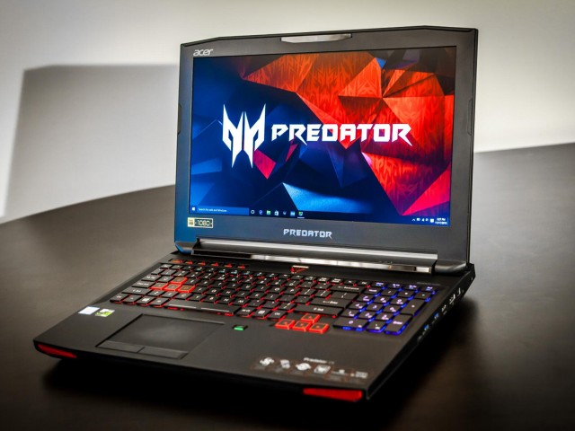 Το πρώτο laptop με κυρτή οθόνη από την Acer