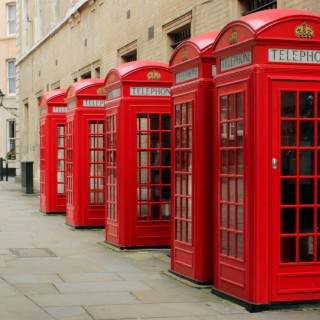 H νέα ζωή των κόκκινων τηλεφωνικών θαλάμων