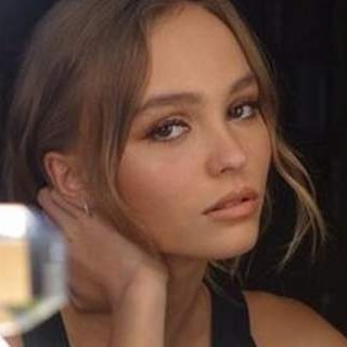 Η Λίλι Ρόουζ Ντεπ «ήταν» Chanel από τα γεννοφάσκια της