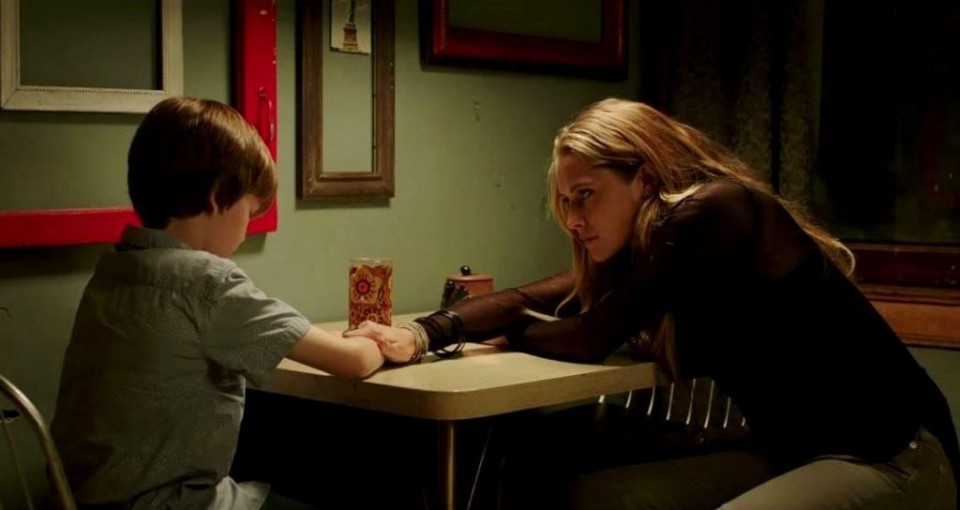 lights-out-movie-2016-image-1024x544