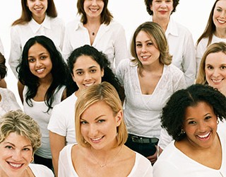 Διακεκριμένες γυναίκες εμπλούτισαν το ιστορικό αρχείο της Βιβλιοθήκης Θεμάτων Ισότητας και Φύλου