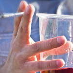 Οι άνδρες πίνουν και καπνίζουν περισσότερο, ενώ οι γυναίκες έχουν συχνότερα κατάθλιψη και πονοκεφάλους