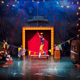 Είναι τσίρκο, το λένε Cachivache και παίζει τώρα στο