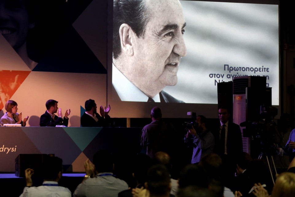 επανίδρυση της ΟΝΝΕΔ