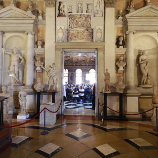 Της Βενετιάς τα γράμματα