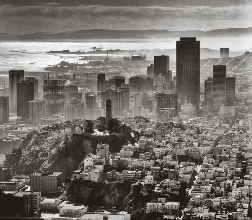 Το Σαν Φρανσίσκο ασπρόμαυρο με το φωτογραφικό φακό του Φρεντ Λίον