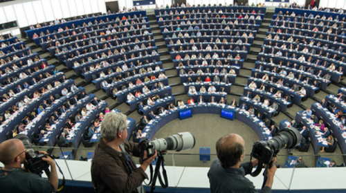 Το Ευρωπαϊκό Κοινοβούλιο καλεί την Άγκυρα να απελευθερώσει τους δημοσιογράφους που έχει φυλακίσει χωρίς αποδείξεις