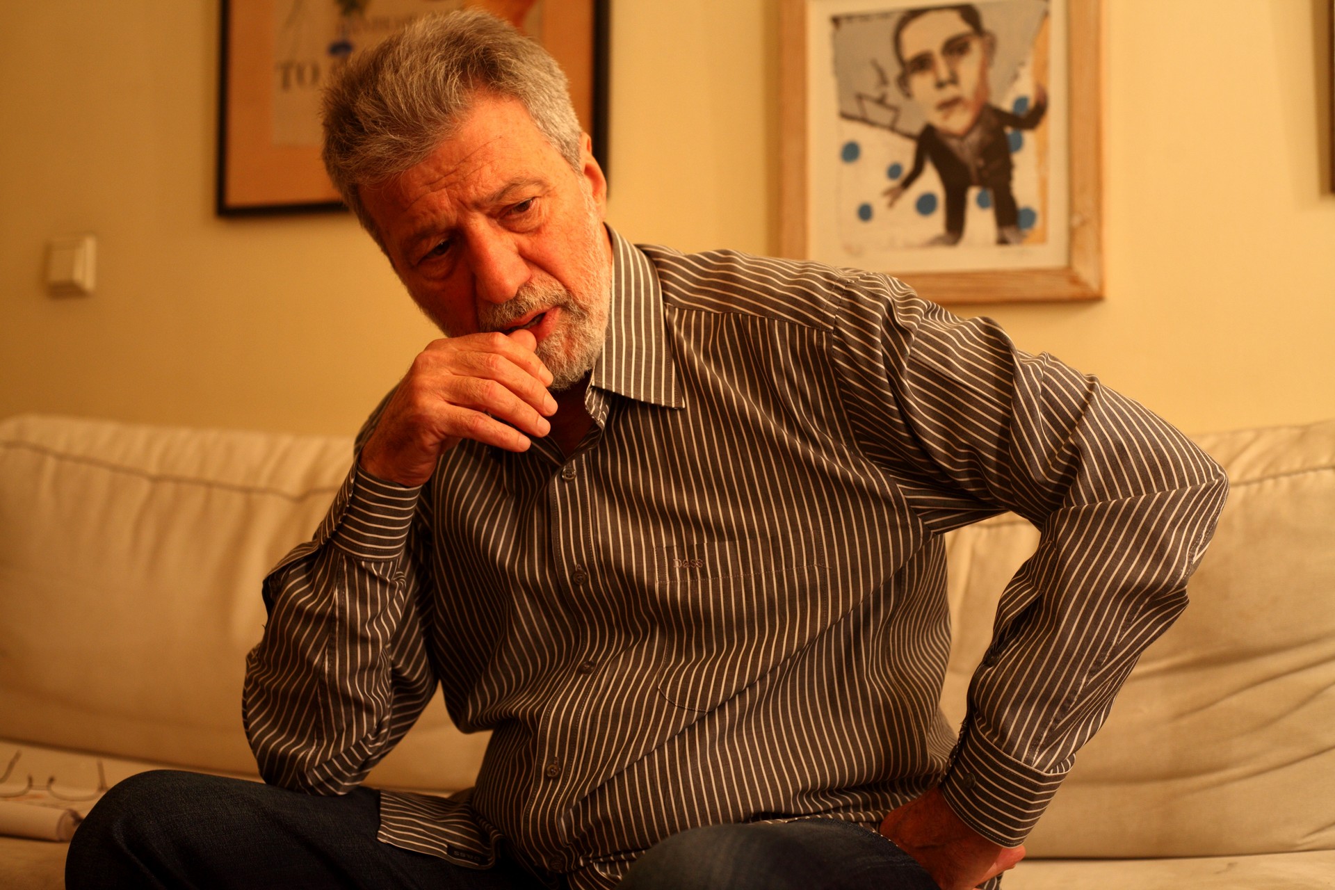 «Όμως κατάλαβα με τις διαφημίσεις ότι χωρίς κόπο και με λίγο χρόνο θα μπορούσα να βγάλω λεφτά και να τα ρίχνω στα θέατρα, όπως κι έκανα»