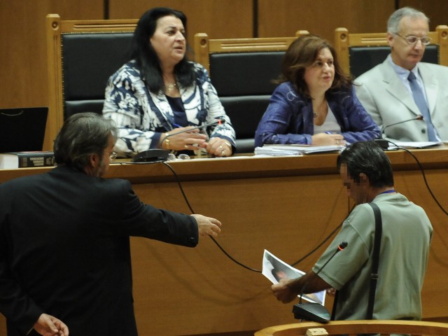 Δίκη Χ.Α.: Αναγνωρίστηκε και ο πέμπτος κατηγορούμενος για την επίθεση στους Αιγύπτιους ψαράδες