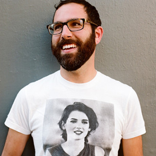 O Josh Cheon της Dark Entries (που επανακυκλοφορεί τους δίσκους της Λένας Πλάτωνος) έρχεται για dj set στο Spiti Cocktail Bar