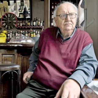 XV, του Μάρκου Μέσκου