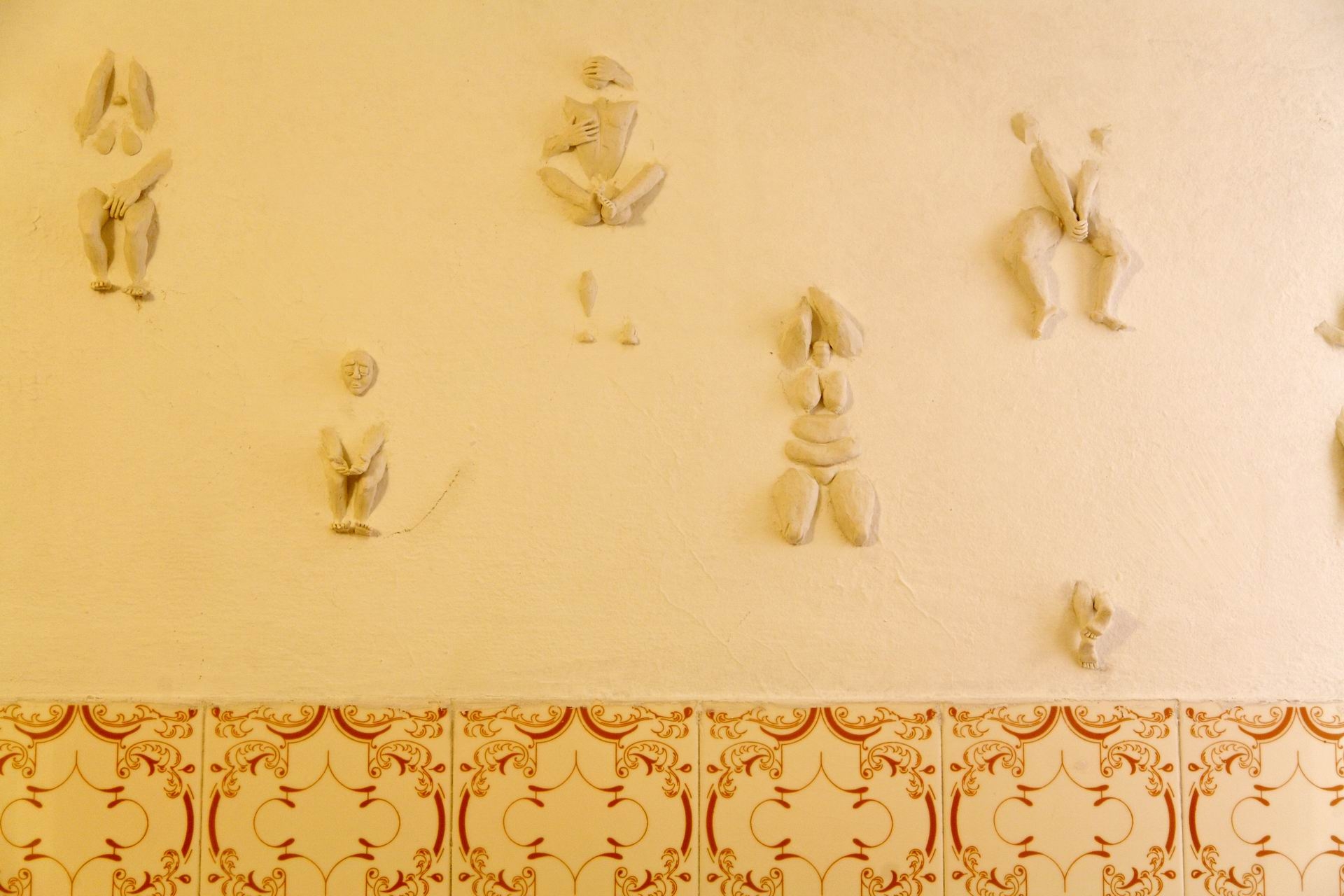 "Ανθρώπινος τοίχος", μια έντονη εικαστική εμπειρία-δημιουργία της Σιλένα Νικολοπούλου .