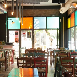 Ο Εξωστρεφής κατέβηκε στον Κεραμεικό για να μας κάνει να νιώσουμε πάλι φοιτητές