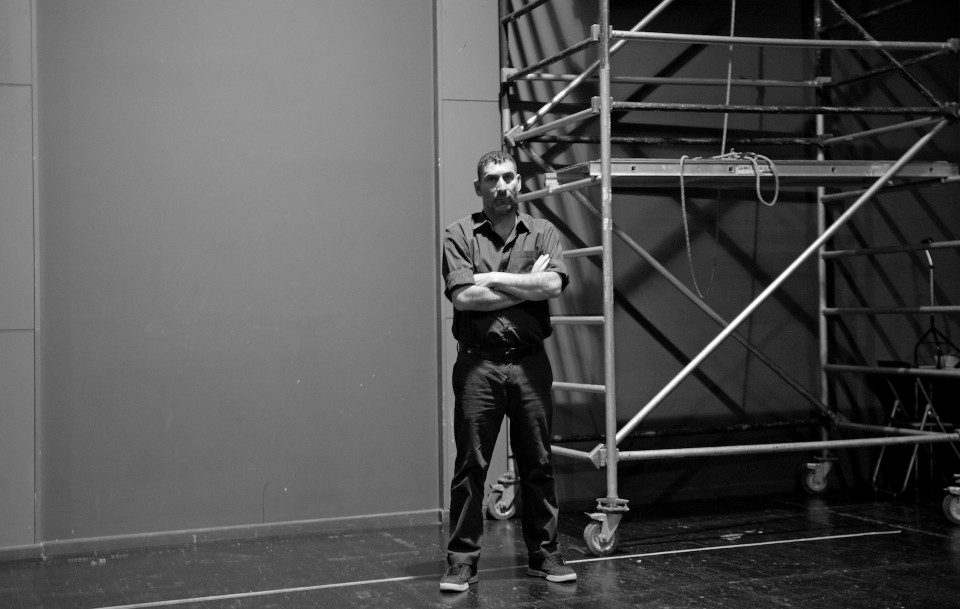 Director Yiannis Economidis talking to Panayiotis Menegos about the play he is directing, Stella Koimisou, at the National Theatre, Athens, Greece, September 2016 / Ο σκηνοθέτης Γιάννης Οικονομίδης μιλάει στον Παναγιώτη Μένεγο για το ανέβασμα της παράστασης Στέλλα Κοιμήσου στο Εθνικό Θέατρο, Αθήνα, Σεπτέμβριος 2016