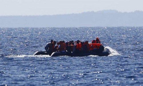 Περίπου 100 πρόσφυγες αγνοούνται από χθες στη Μεσόγειο