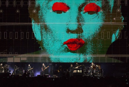 O Roger Waters στη συναυλία του προβάλλει τον Trump σαν έναν Ναζί που αγαπάει τους δονητές