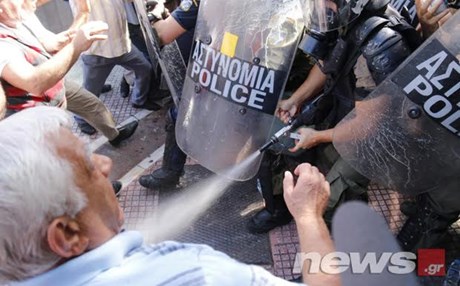 Απαγορεύτηκε η χρήση δακρυγόνων σε διαδηλώσεις εργαζομένων και συνταξιούχων