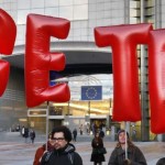 Βέλγιο: Την ικανοποίησή τους για την υπογραφή της CETA εξέφρασαν οι Τουσκ, Γιούνκερ και Τριντό