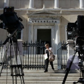 Απορρίπτονται οι προσφυγές για τις τηλεοπτικές άδειες