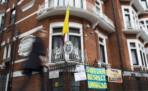 Ο Τζούλιαν Ασάνζ θα ανακριθεί στην πρεσβεία του Ισημερινού στο Λονδίνο στις 14 Νοεμβρίου