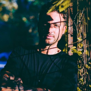 Το Σάββατο προσγειώνεται στο six d.o.g.s, απευθείας από την κορυφαία σκηνή του Βερολίνου, ο Hyenah!