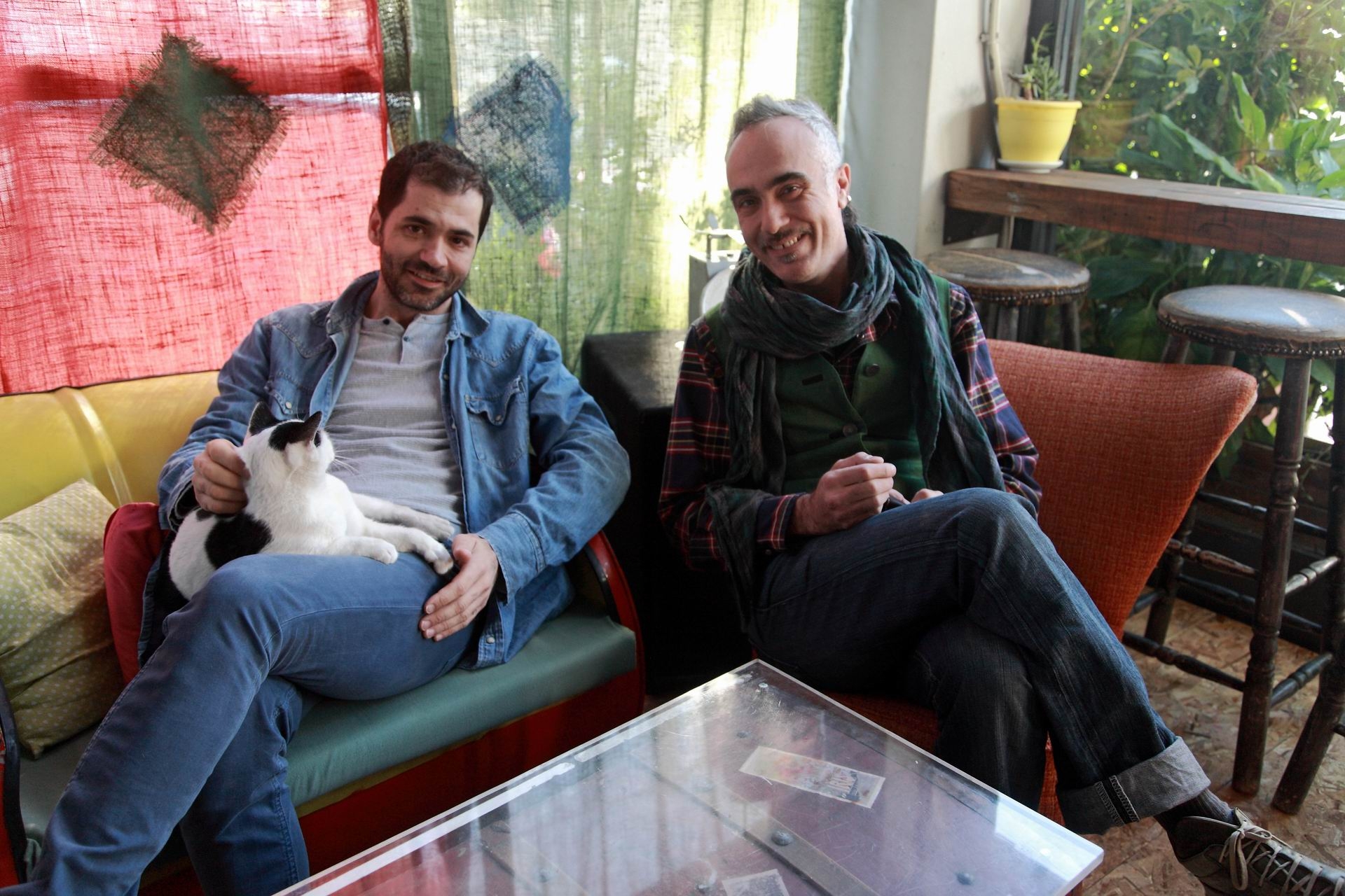 Ο Στέφανος Λώλος και ο Φάνης Κατέχος του τεχνοχώρου Φάμπρικα. 