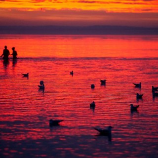 Κάνει κρύο καιρός για… μπάνιο;