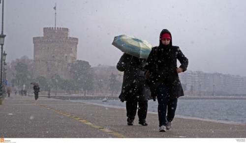 Χιόνι και κάθετη πτώση θερμοκρασίας στην κεντρική και δυτική Μακεδονία