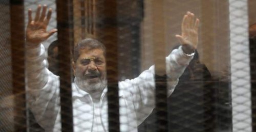 Ακυρώθηκε η ποινή ισόβιας κάθειρξης που είχε επιβληθεί στον πρώην πρόεδρο Μόρσι