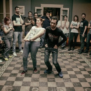 Στο Μαιευτήριο τα αστεία τα φέρνει ο κωμικός