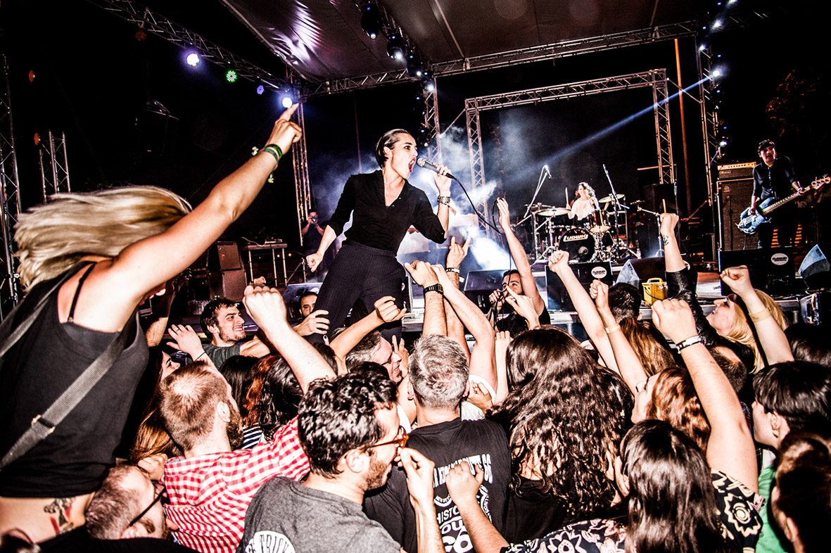 by-manos-chrysovegrgis-savages1