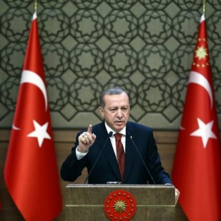 «Θα σας πλημμυρίσουμε πρόσφυγες», απειλεί ο Ερντογάν