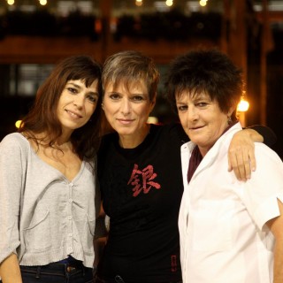 Οι «Γυναίκες» βρίσκουν τη λύτρωση μέσα από τα τραγούδια και την αγάπη