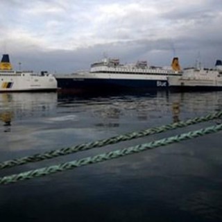 Δένουν κάβους τα πλοία αύριο, λόγω 24ωρης απεργίας της ΠΝΟ