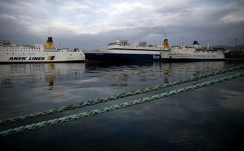 Δένουν κάβους τα πλοία αύριο, λόγω 24ωρης απεργίας της ΠΝΟ
