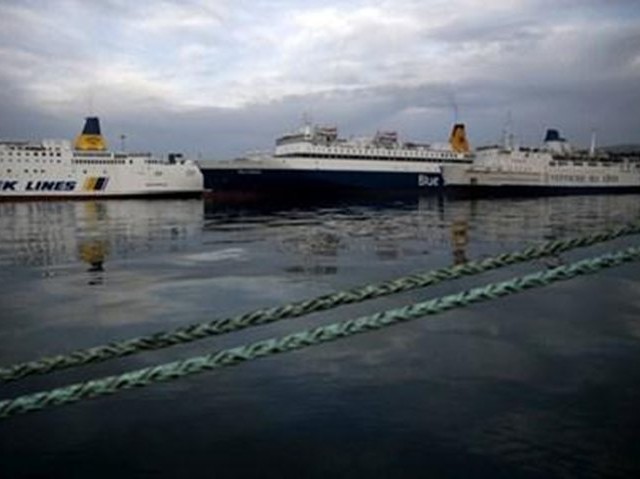 Δένουν κάβους τα πλοία αύριο, λόγω 24ωρης απεργίας της ΠΝΟ