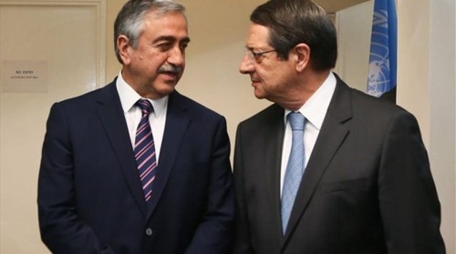 Διαπραγματεύσεις για το Κυπριακό: Σε εξέλιξη η συνάντηση Αναστασιάδη-Ακιντζί, για το περιουσιακό