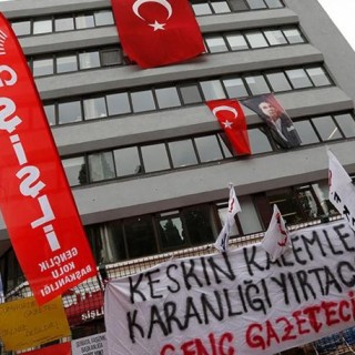 Συνελήφθη ο πρόεδρος του διοικητικού συμβουλίου της εφημερίδας Cumhuriyet