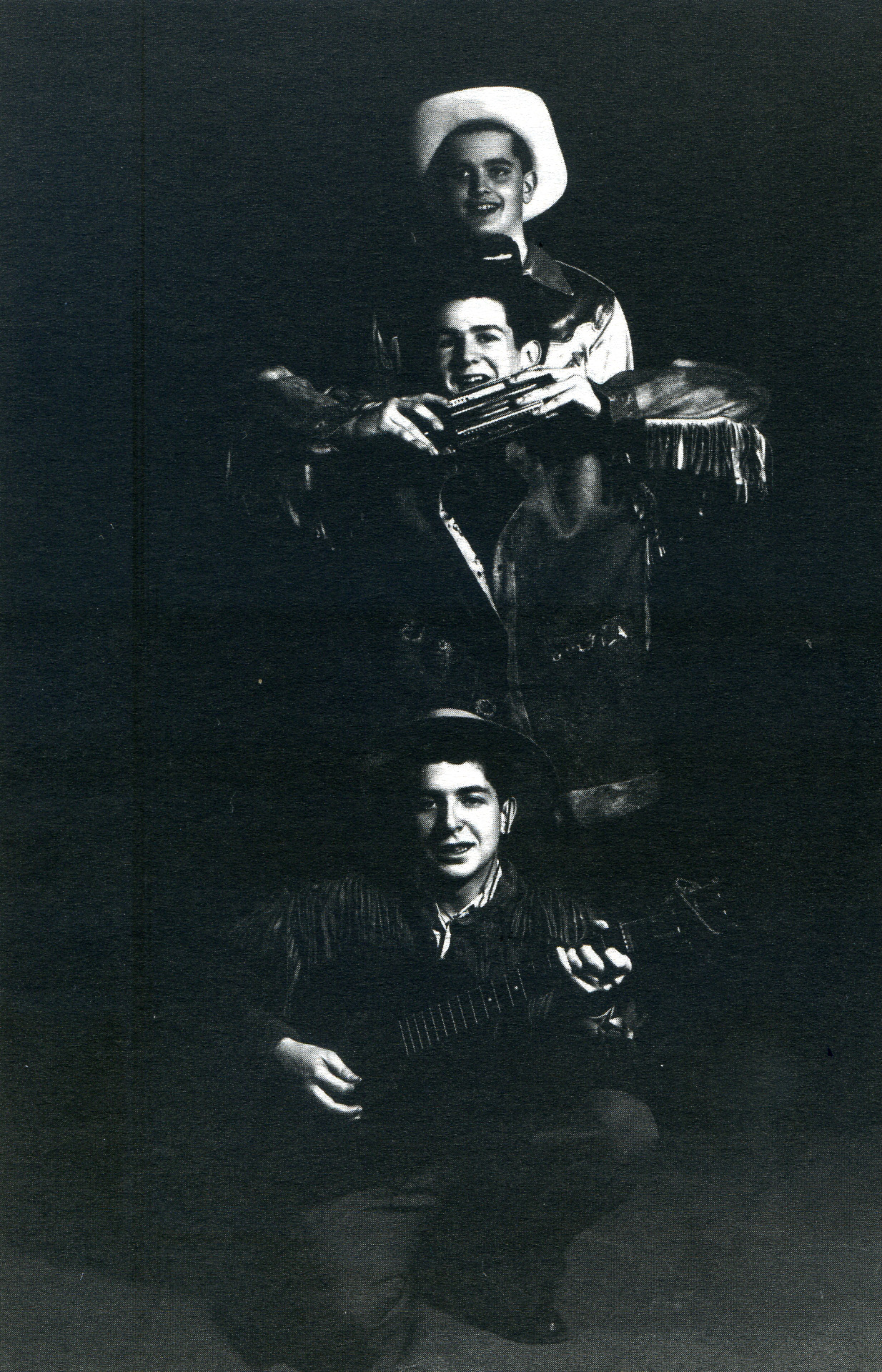 The Buckskin Boys, 1952. O Κοέν κάτω με την κιθάρα. 