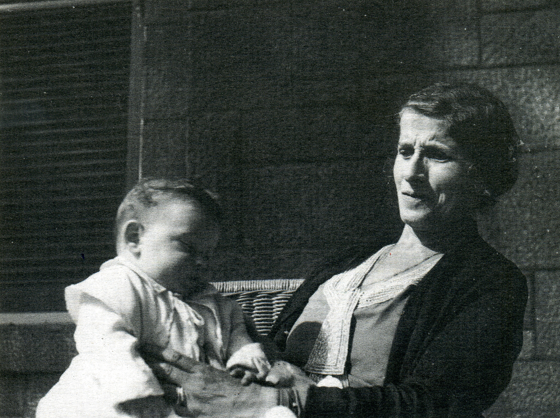 Ο Λέοναρντ Κοέν μαζί με τη γιαγιά του. 