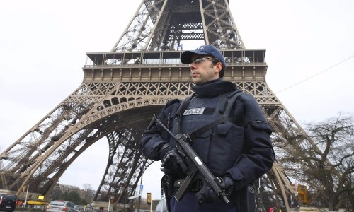Στις 13 Νοεμβρίου 2015 σημειώνονται οι τρομοκρατικές επιθέσεις στο Παρίσι