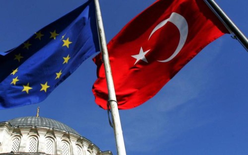 Ε.Ε.-Τουρκία: Η Ένωση δεν πρέπει αναστείλει τις ενταξιακές διαπραγματεύσεις με την Τουρκία