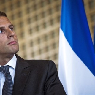 Ο πρόεδρος Μακρόν χαρακτήρισε «απαράδεκτη» τη δριμεία κριτική από τον πρόεδρο Άσαντ κατά της Γαλλίας