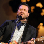 Ο Άνταμ Κοέν αποχαιρέτησε τον πατέρα του