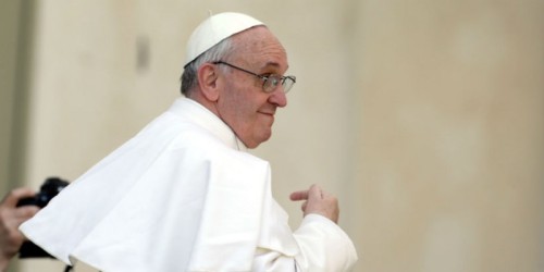 Ο πάπας ανησυχεί για τις επιπτώσεις που έχουν οι επιλογές των πολιτικών στις ζωές των φτωχών