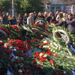 Νεαροί εγκλώβισαν όχημα της αστυνομίας στο Πολυτεχνείο