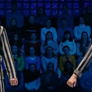 Παγκόσμια αγανάκτηση προκάλεσε η γυναίκα του εκπροσώπου του Πούτιν που χόρεψε ντυμένη σαν Εβραία