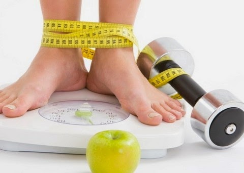 Μικρές συνήθειες που μας βοηθάνε να χάσουμε βάρος