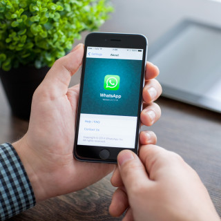 Πώς θα στείλετε GIFs μέσω του WhatsApp;!